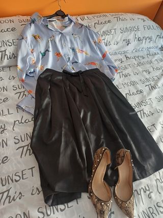 Conjunto Falda Gris y Jersey Rosa