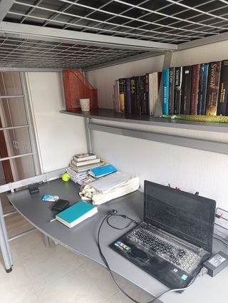 Cama litera con escritorio