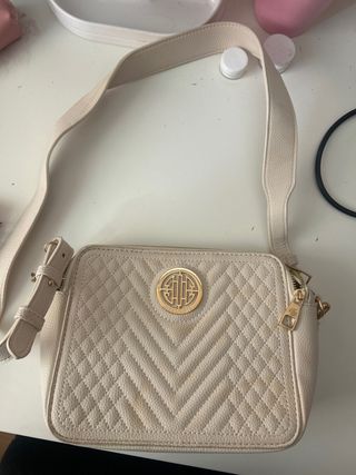 Bolso bandolera beige acolchado