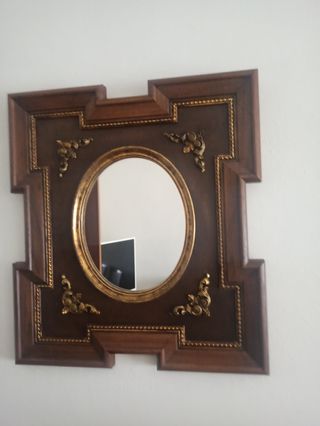 Specchio in legno con cornice dorata