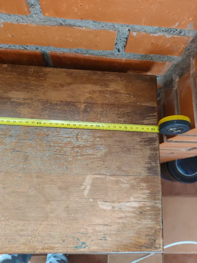 Mueble aparador antiguo de madera.