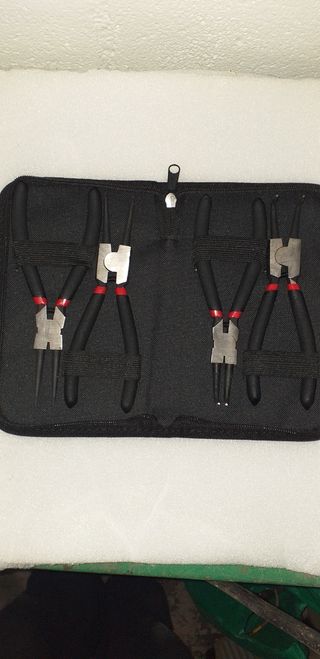 Juego de 4 Alicates de Puntas Profesionales