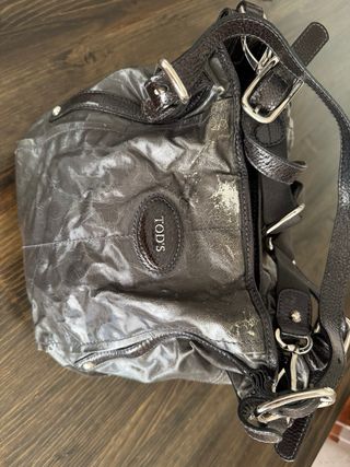 Borsa Tod's in pelle plastificata grigia