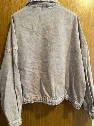 Chaqueta vaquera Pull&Bear morada Talla M