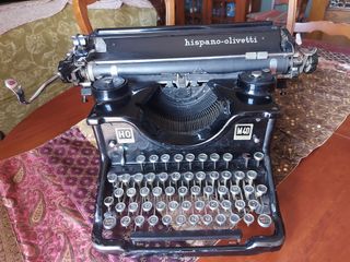 Máquina de escribir Hispano Olivetti