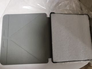 Confezione da 2 custodie Kobo Libra: grigia e viola