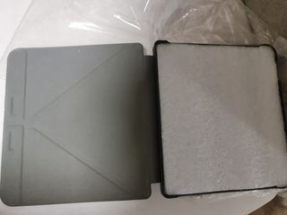 Confezione da 2 custodie Kobo Libra: grigia e viola