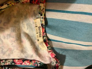 Vestido floral ajustado verde y rosa