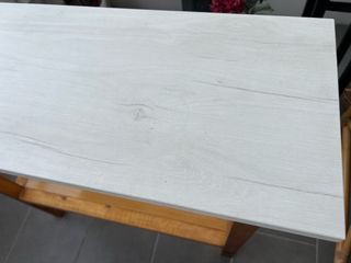 Mueble recibidor de madera blanco y marrón