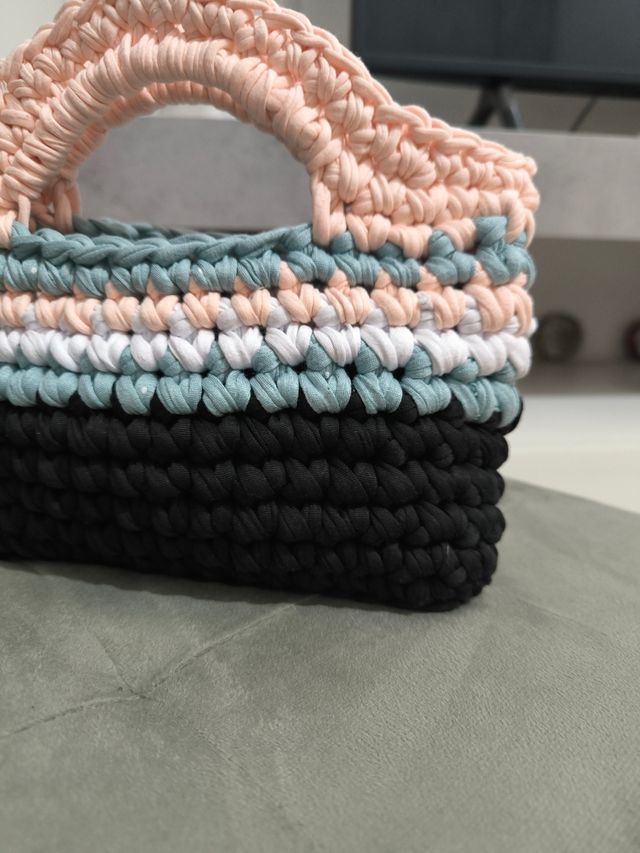 Borsetta fatta a mano