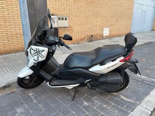 YAMAHA XMAX 125