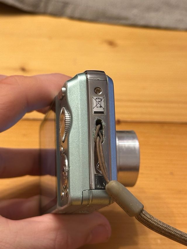 Digicam Sony Cyber-shot W210 – 12,1 MP, Zoom 4x