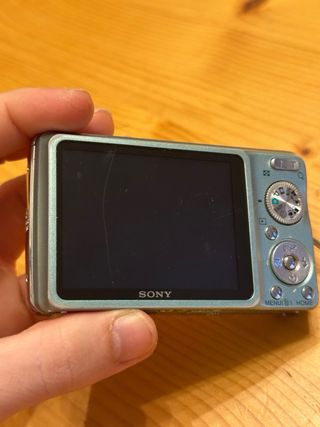 Digicam Sony Cyber-shot W210 – 12,1 MP, Zoom 4x