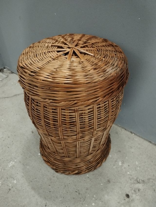 Cesto mimbre portugués antiguo