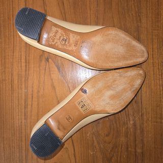 Zapatos femeninos Chanel Beige talla 37,5