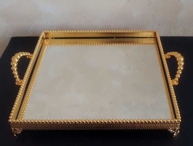 Vassoio dorato con specchio