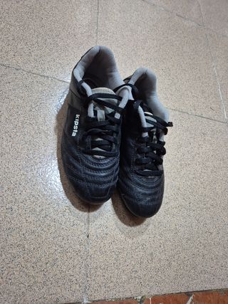 Botas de fútbol Kipsta negras