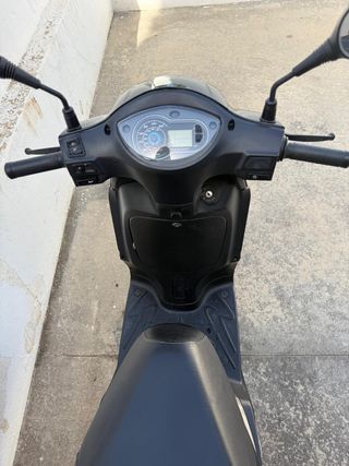 Peugeot Tweet 125cc Negro