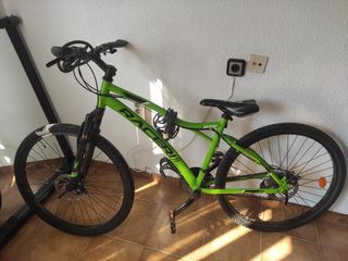Vendo o cambio 
Bicicleta de montaña Racer Rin 27
