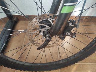 Vendo o cambio 
Bicicleta de montaña Racer Rin 27
