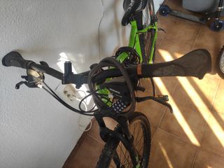 Vendo o cambio 
Bicicleta de montaña Racer Rin 27
