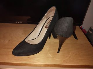 Zapatos de tacón Zara negros
