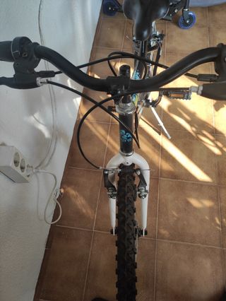 Vendo o cambio 
Bicicleta Rin 26 usada nueva Negoc