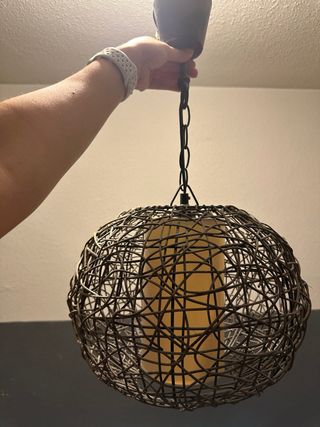 Lámpara colgante de mimbre