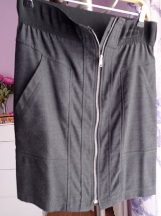 Falda juvenil gris con cremallera
