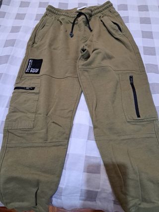 Pantalón chándal Zara Talla 11/12 Verde Oliva