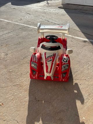 Coche eléctrico infantil Feber