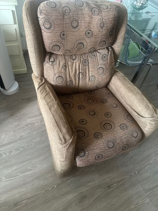 Butaca de tela con estampado de círculos