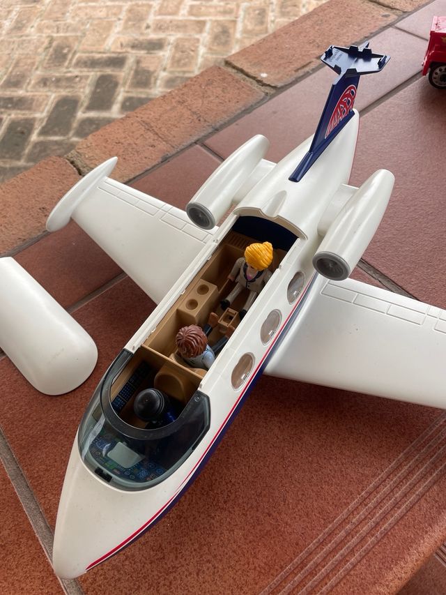 Avión Playmobil con figuras