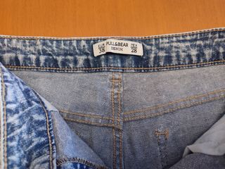 Pantalones cortos vaqueros Pull&Bear desgastados. 
