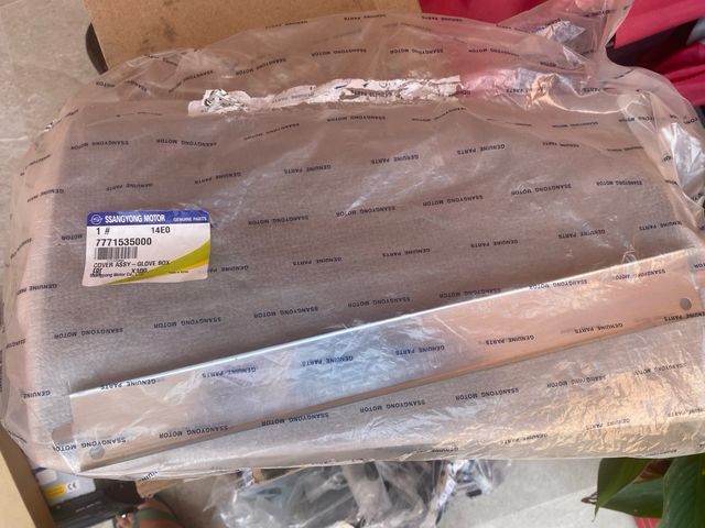 Guantera SsangYong Tivoli 7771535000