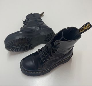 Botas Dr. Martens Negras con Plataforma
