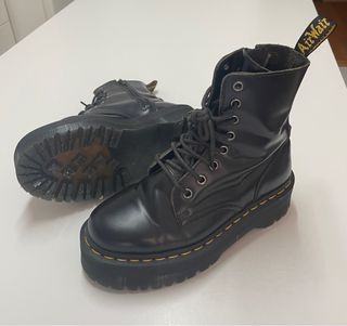 Botas Dr. Martens Negras con Plataforma