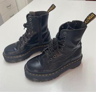 Botas Dr. Martens Negras con Plataforma