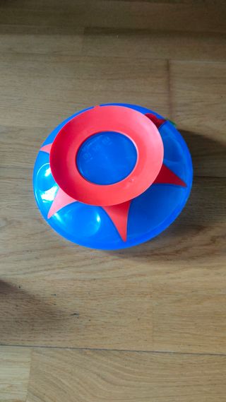 Babero rigido azul y plato bebe ventoda