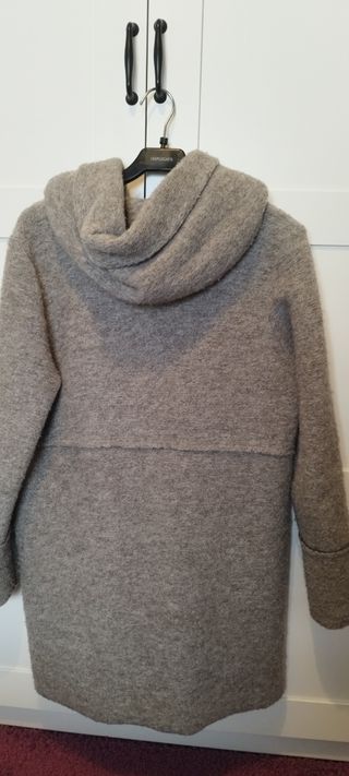 Abrigo gris con capucha Talla M
