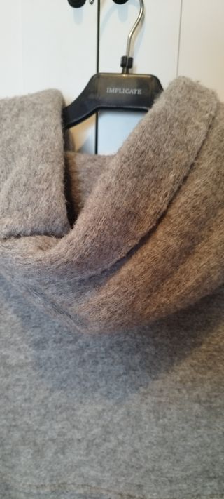 Abrigo gris con capucha Talla M