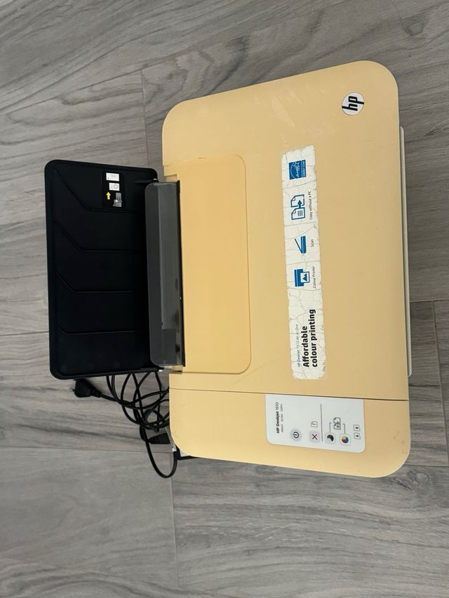 Stampante multifunzione HP Deskjet 1510 gialla