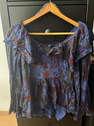Camisa Uterqüe S manga larga volantes floral