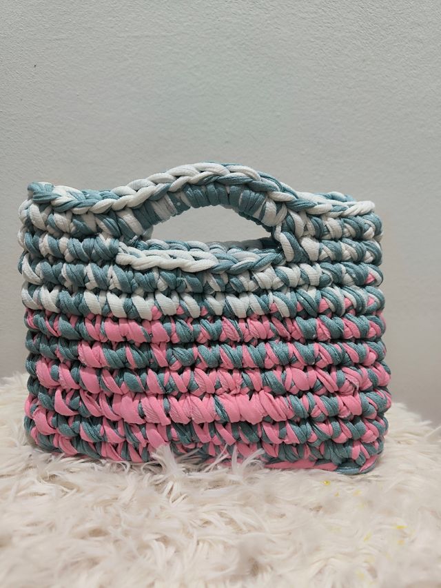 Borsetta uncinetto rosa e azzurro