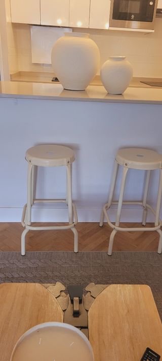 Taburetes de Hierro lacados en  Beige industria