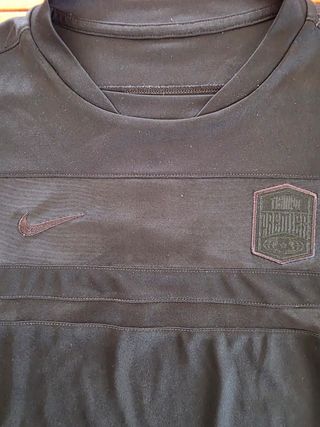 Maglietta Nike nera taglia 12-13 anni