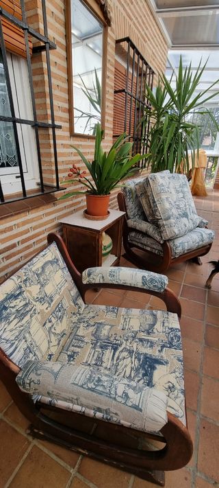 2 cómodos sillones de Madera Vintage