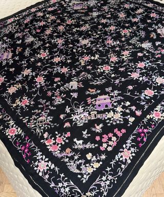 Manton antiguo bordado floral, chinos, pagodas ...