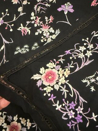Manton antiguo bordado floral, chinos, pagodas ...