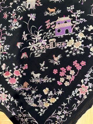 Manton antiguo bordado floral, chinos, pagodas ...